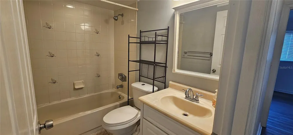 4904 VINCENNES COURT #209 Cape Coral, FL 33904