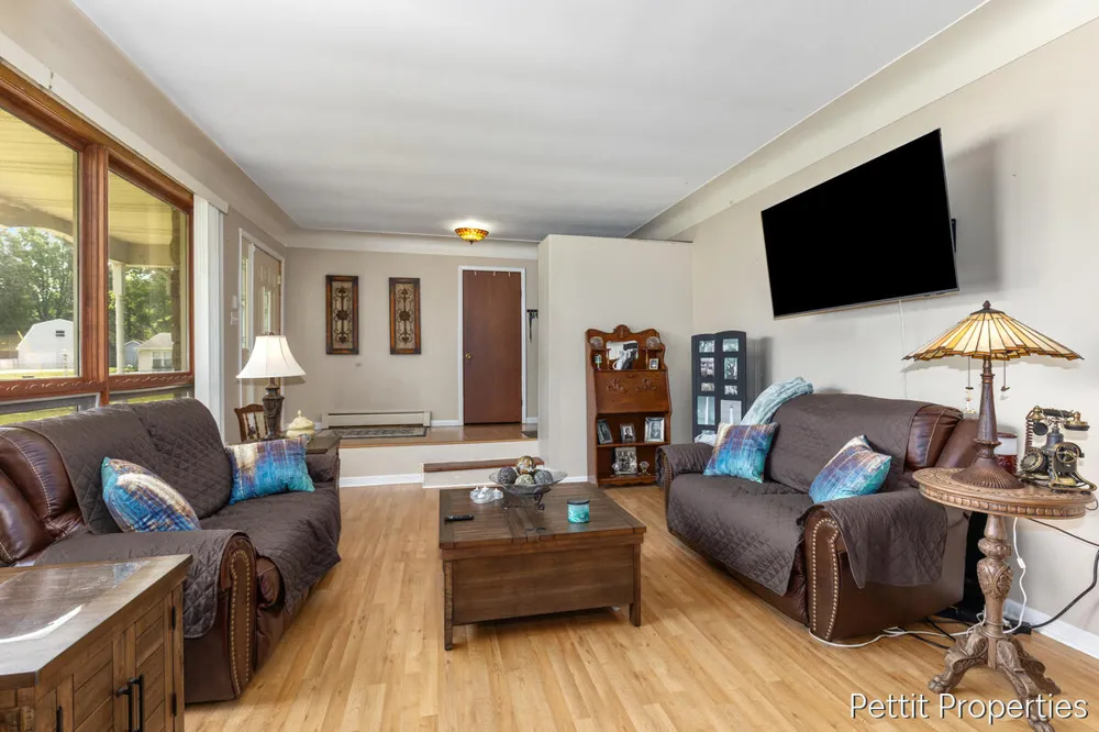 230 Creekview Drive Bedford Charter Township, MI 49037