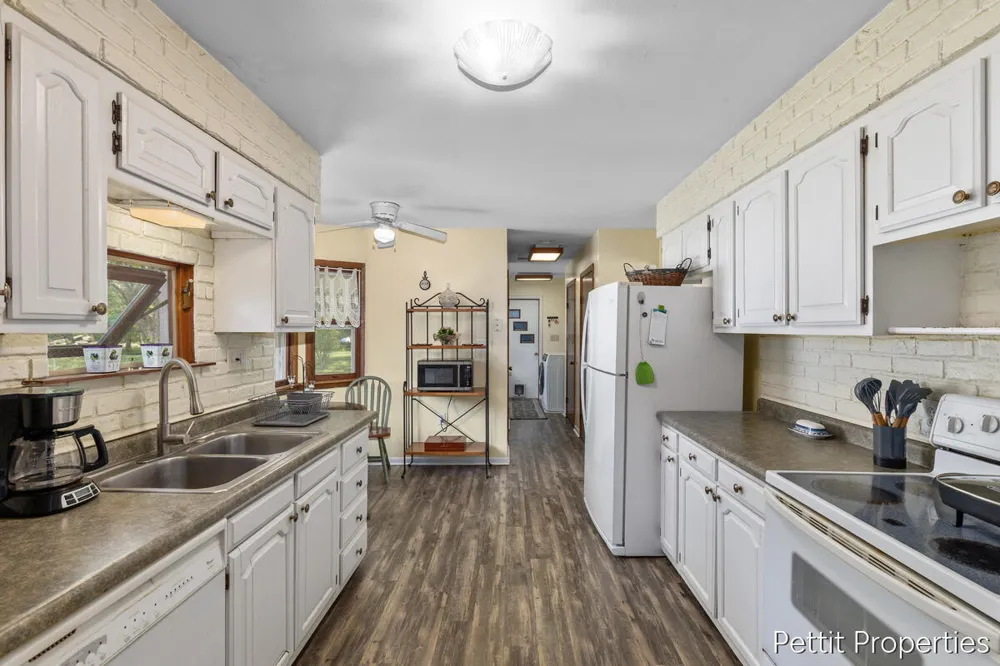 230 Creekview Drive Bedford Charter Township, MI 49037