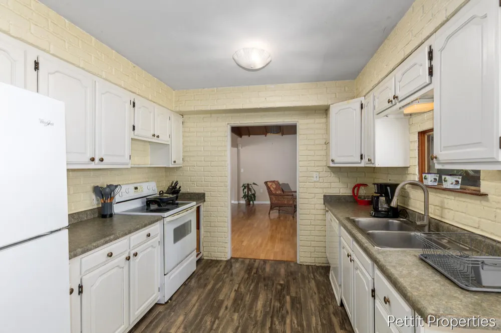 230 Creekview Drive Bedford Charter Township, MI 49037