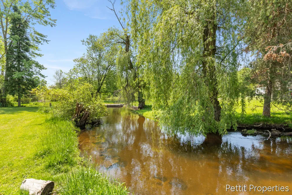 230 Creekview Drive Bedford Charter Township, MI 49037