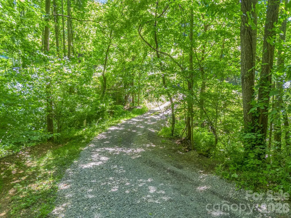 21 Wits End Trail Swannanoa, NC 28778