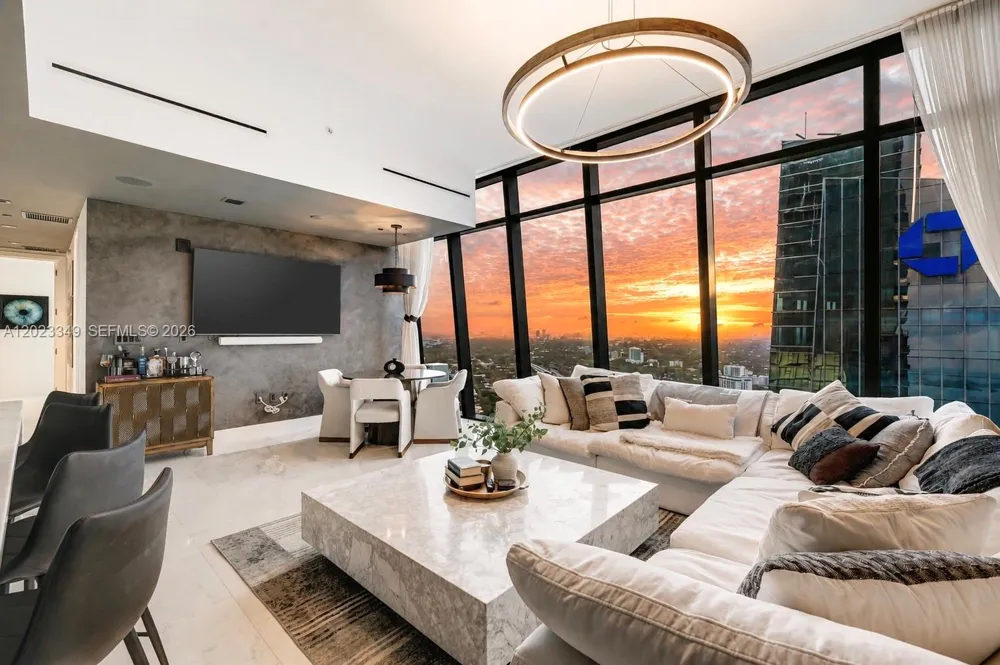 1451 Brickell Ave #4304 Miami, FL 33131