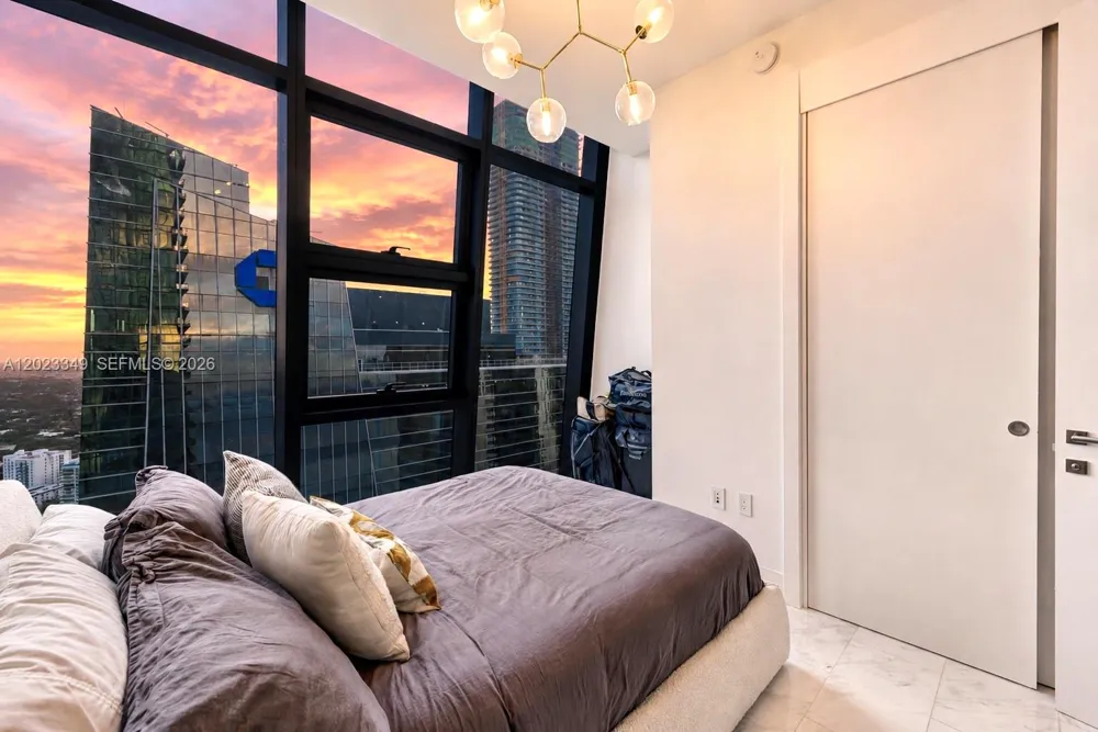 1451 Brickell Ave #4304 Miami, FL 33131