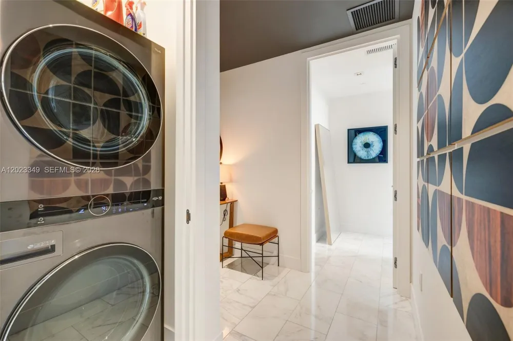 1451 Brickell Ave #4304 Miami, FL 33131