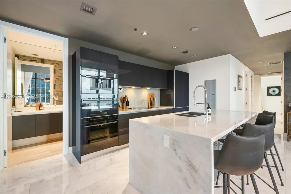 1451 Brickell Ave #4304 Miami, FL 33131