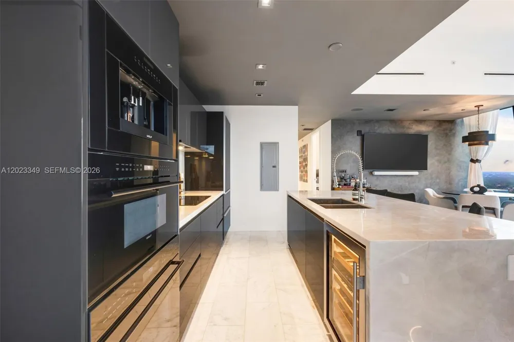 1451 Brickell Ave #4304 Miami, FL 33131