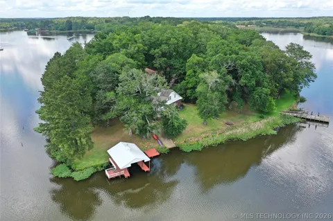 1122 Peninsula Drive