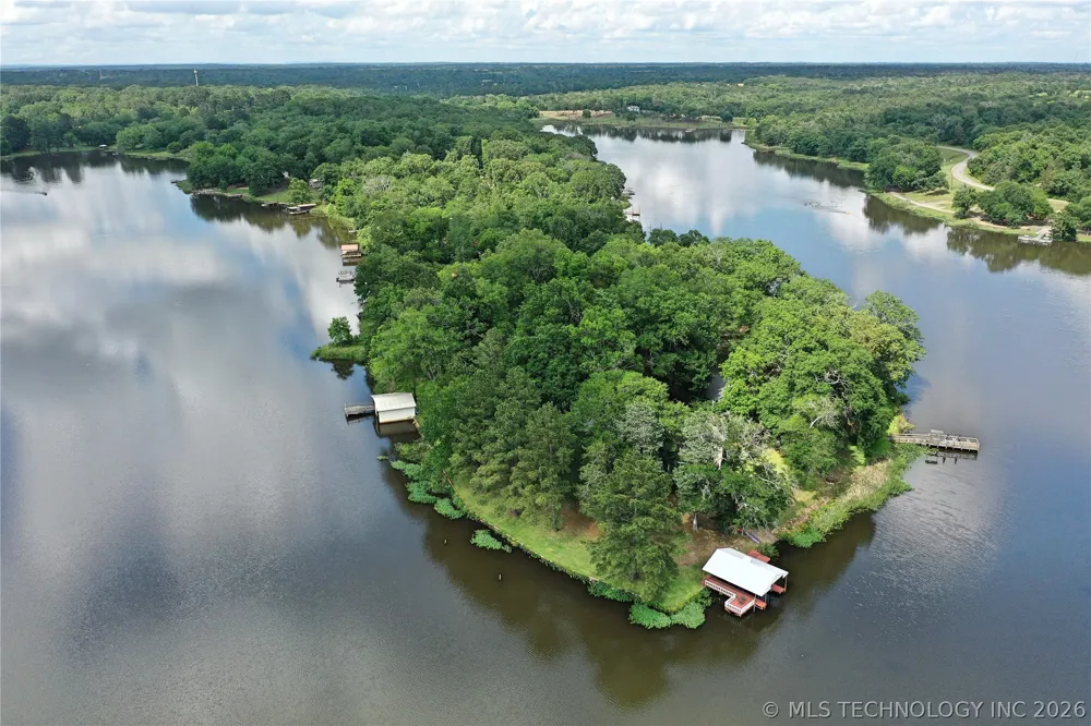 1122 Peninsula Drive Fort Towson, OK 74735
