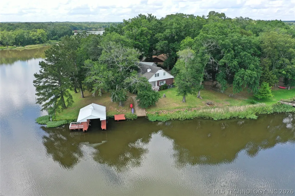1122 Peninsula Drive Fort Towson, OK 74735