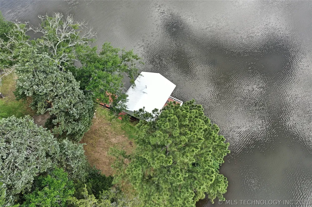 1122 Peninsula Drive Fort Towson, OK 74735