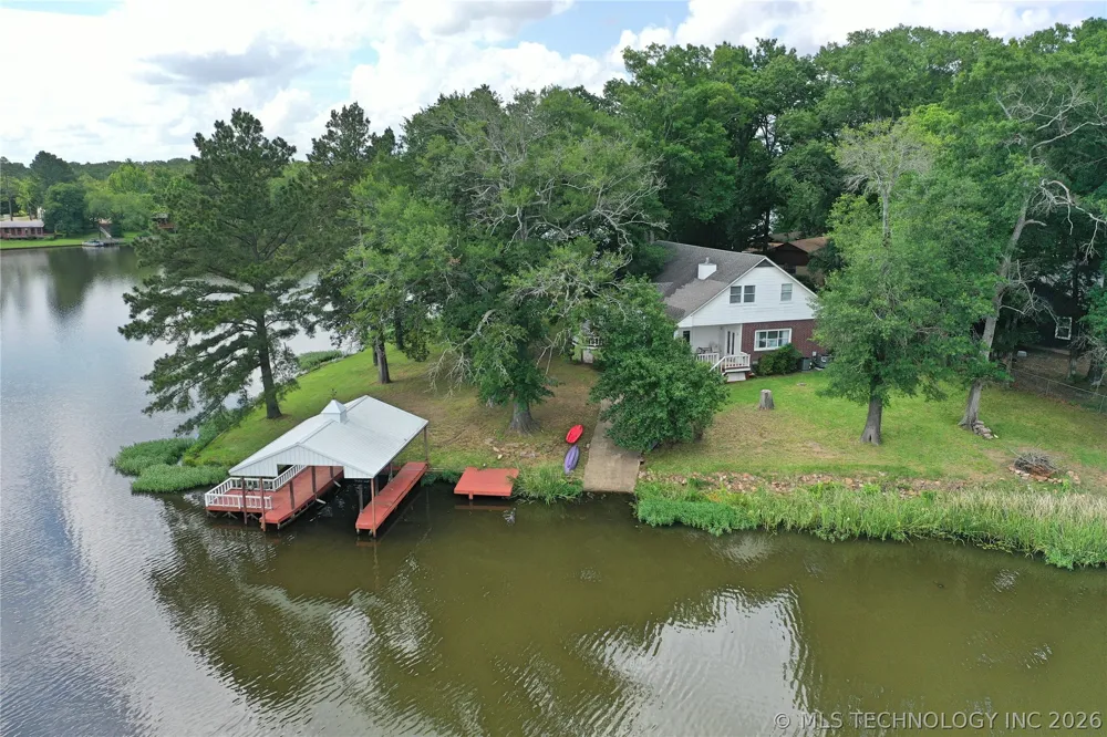 1122 Peninsula Drive Fort Towson, OK 74735