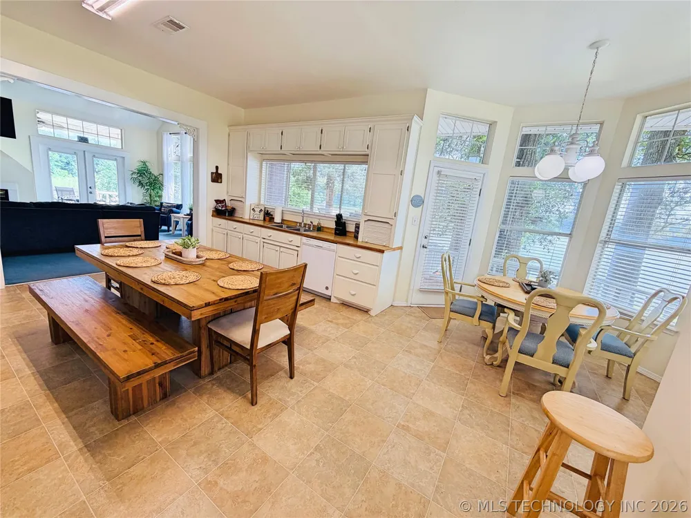 1122 Peninsula Drive Fort Towson, OK 74735