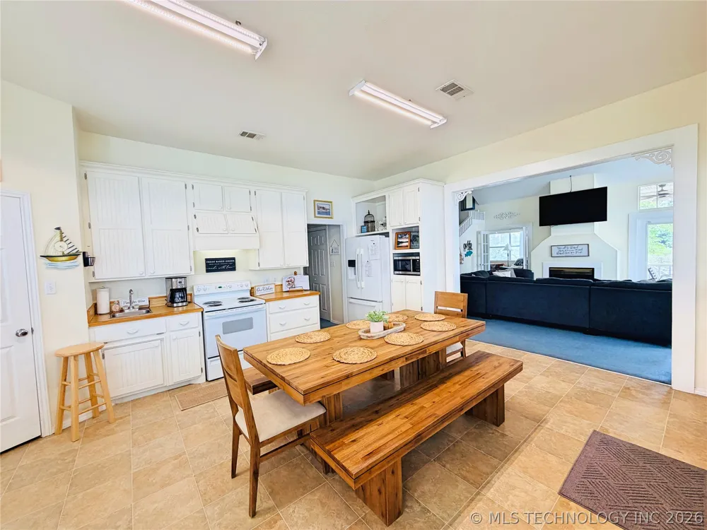 1122 Peninsula Drive Fort Towson, OK 74735