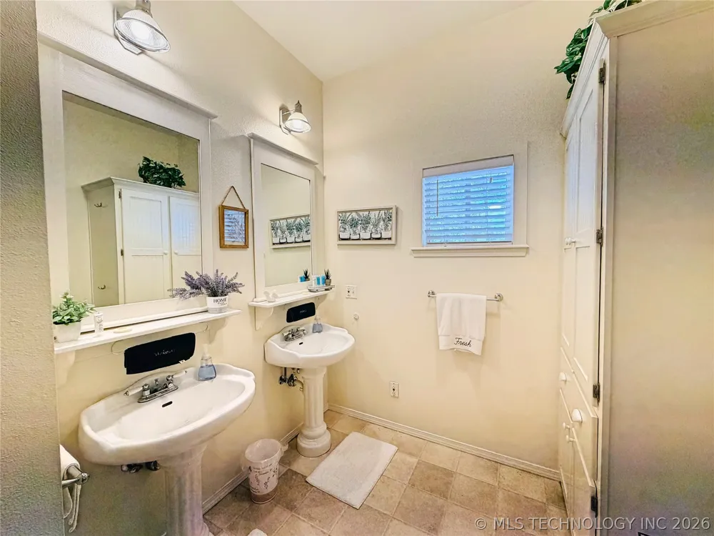 1122 Peninsula Drive Fort Towson, OK 74735