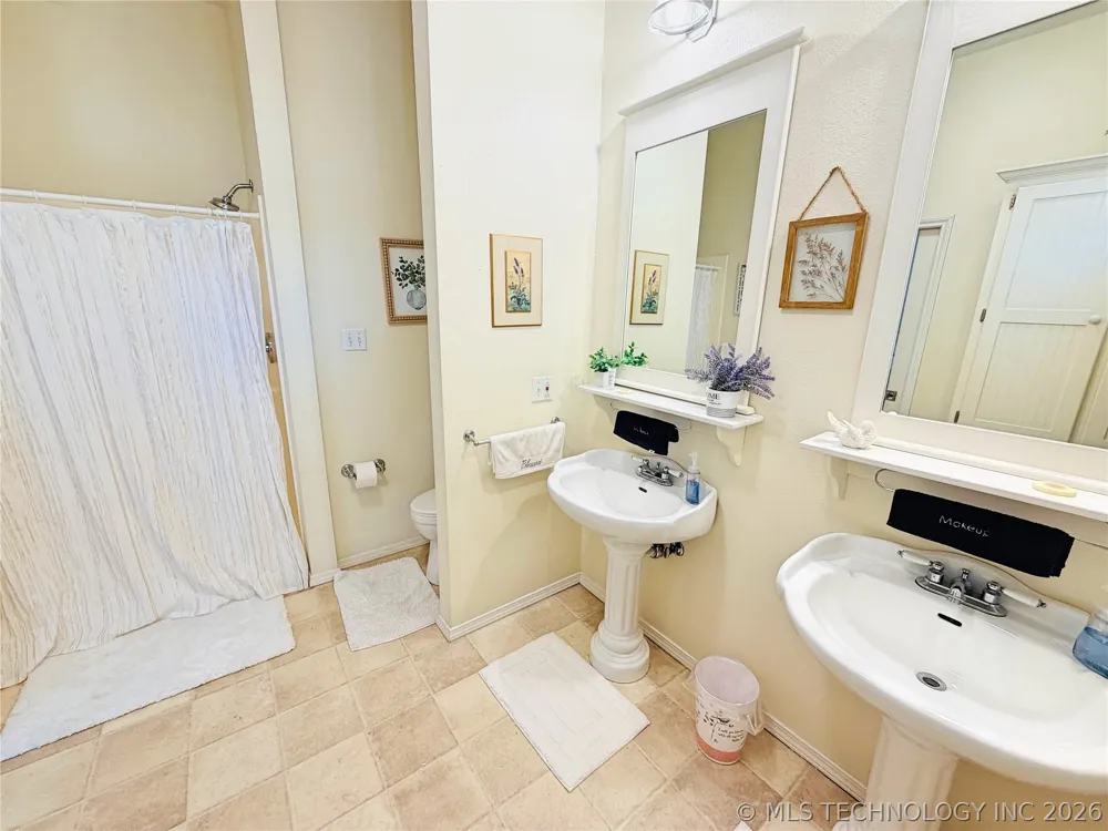 1122 Peninsula Drive Fort Towson, OK 74735