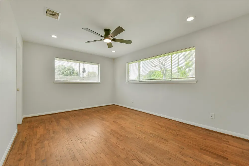 4725 9th Street #A Bacliff, TX 77518