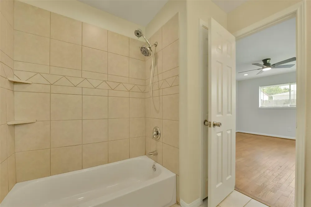 4725 9th Street #A Bacliff, TX 77518
