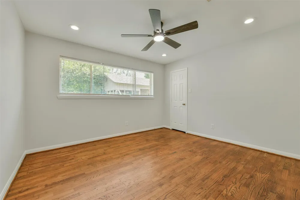 4725 9th Street #A Bacliff, TX 77518
