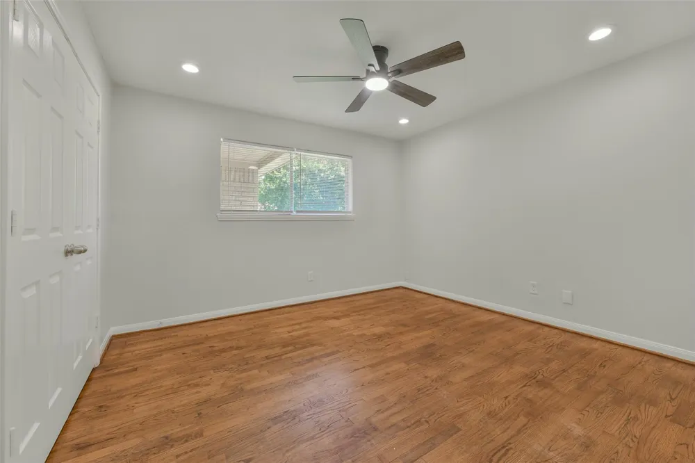 4725 9th Street #A Bacliff, TX 77518