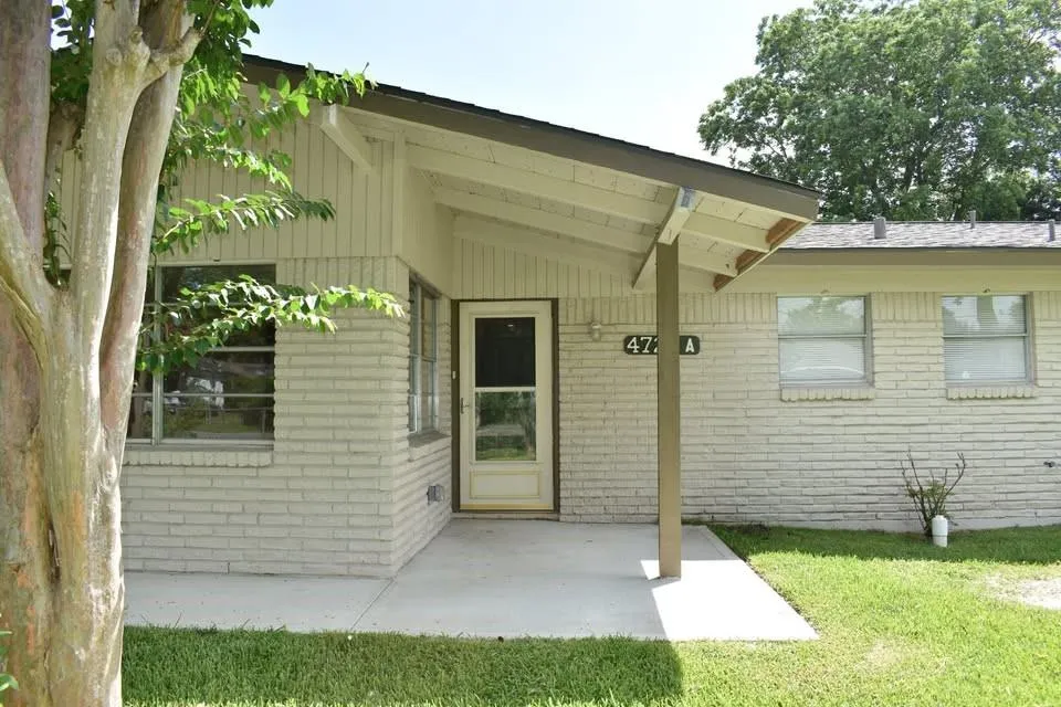 4725 9th Street #A Bacliff, TX 77518