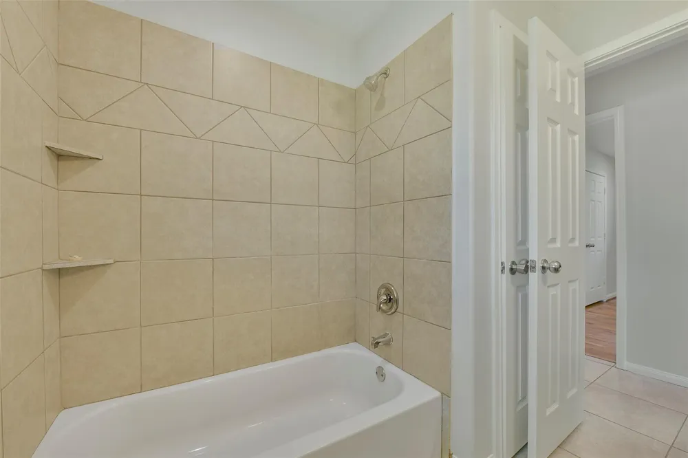 4725 9th Street #A Bacliff, TX 77518