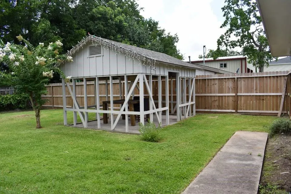 4725 9th Street #A Bacliff, TX 77518