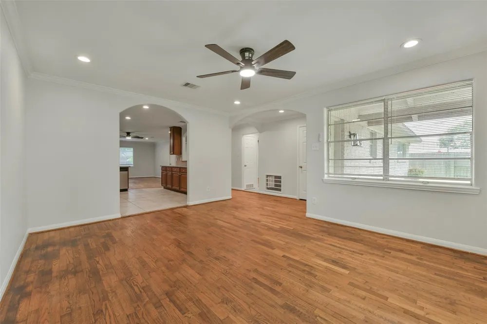 4725 9th Street #A Bacliff, TX 77518