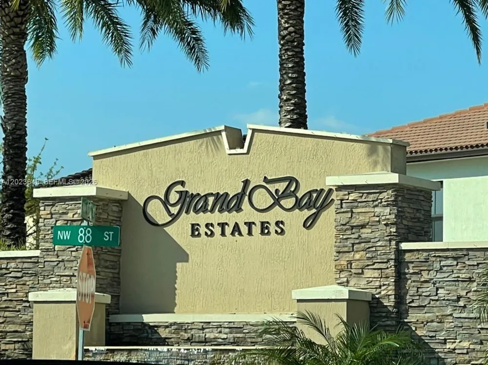 9907 NW 87th Ter Doral, FL 33178