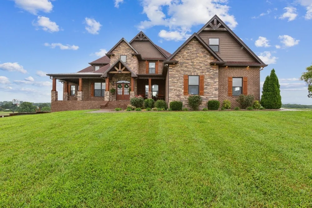 215 George Akins Rd Westmoreland, TN 37186