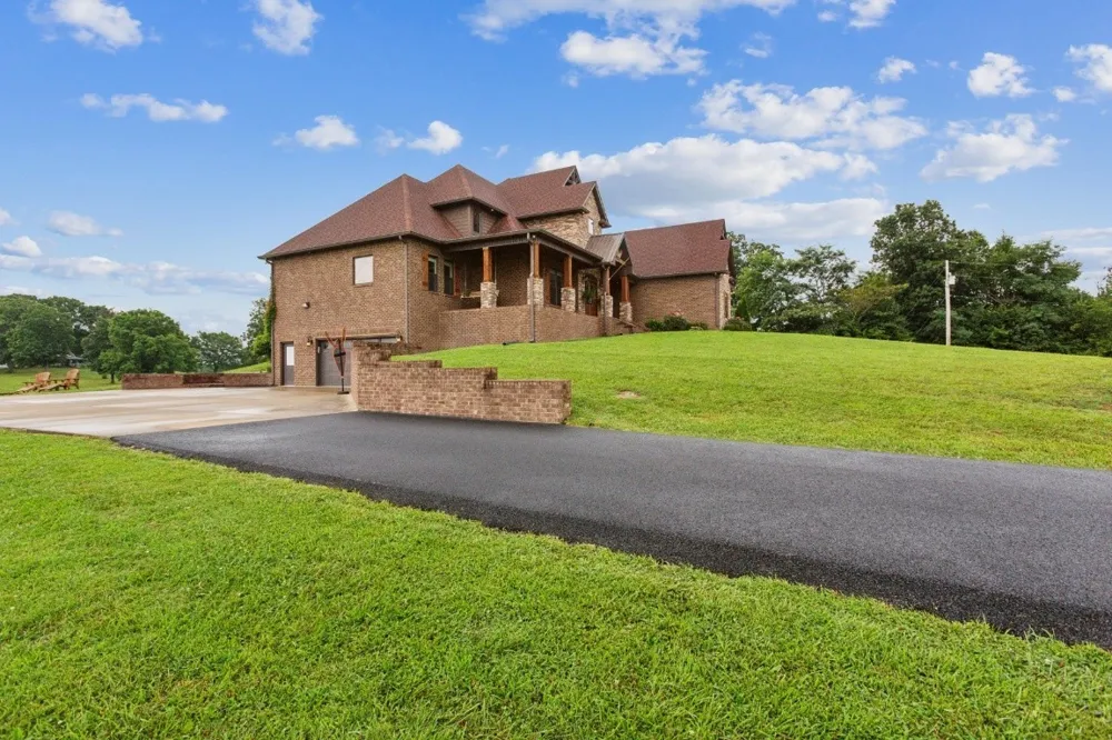 215 George Akins Rd Westmoreland, TN 37186