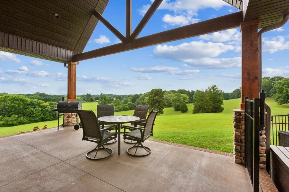 215 George Akins Rd Westmoreland, TN 37186