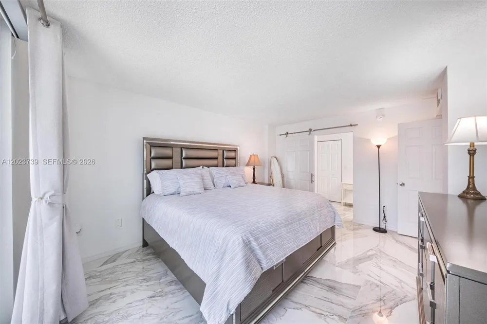 320 seaview court #2-1207 Other City - In The State Of Florida, FL 34145