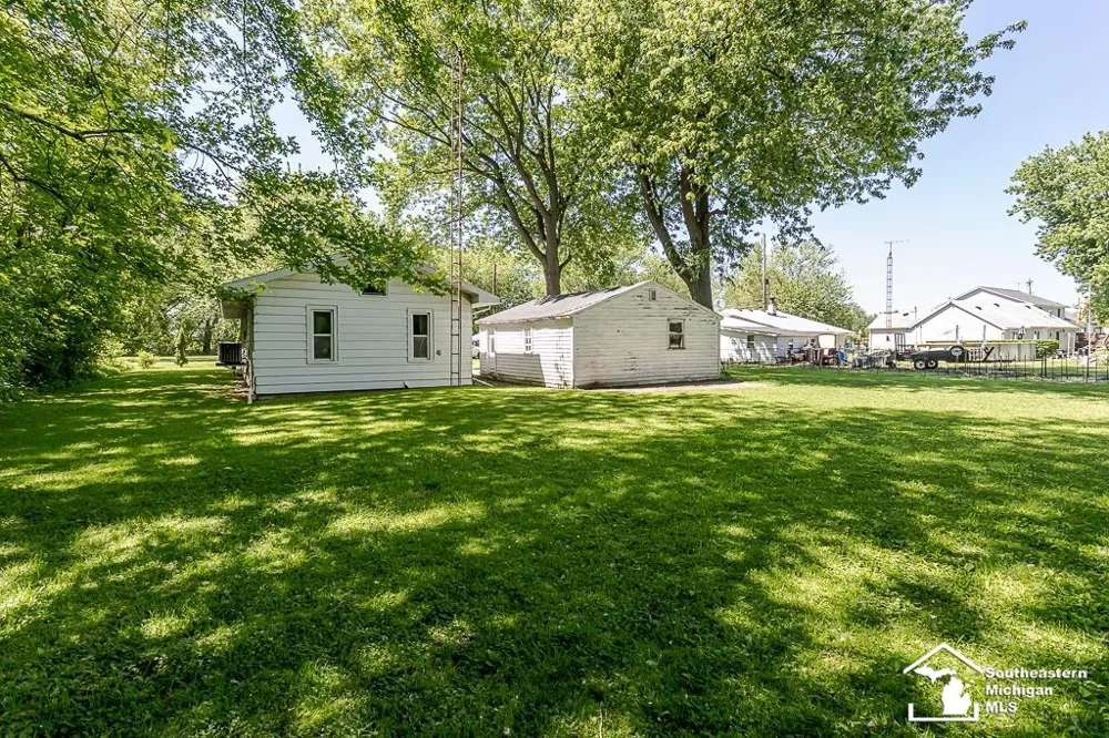 13838 Bayside Drive Monroe Charter Township, MI 48161