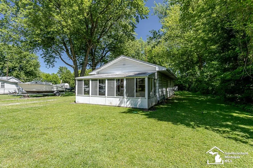 13838 Bayside Drive Monroe Charter Township, MI 48161