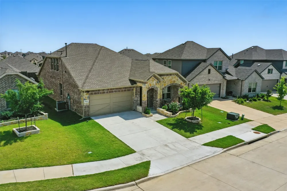 6008 Fairholme Drive Celina, TX 76227