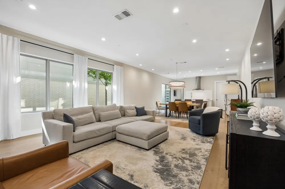 3320 Walchard Court