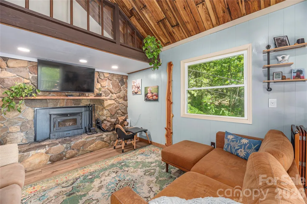 154 Timberside Drive Mars Hill, NC 28754