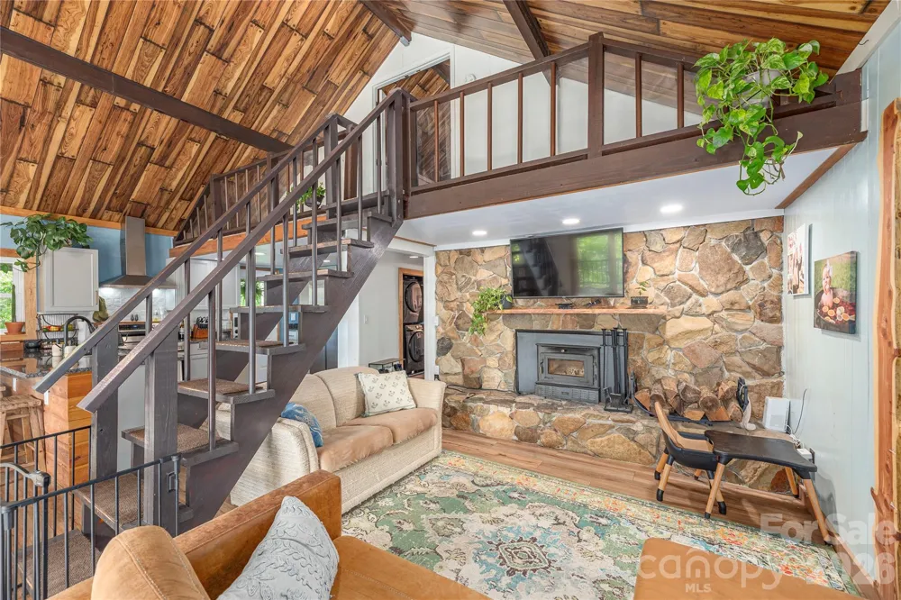 154 Timberside Drive Mars Hill, NC 28754