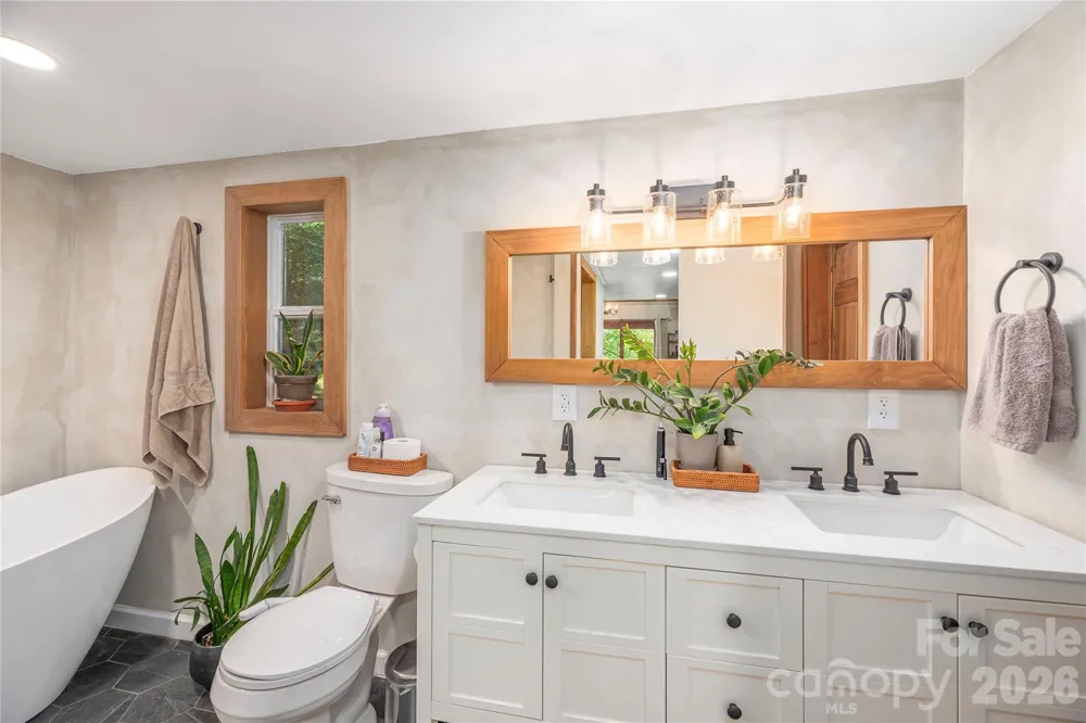 154 Timberside Drive Mars Hill, NC 28754