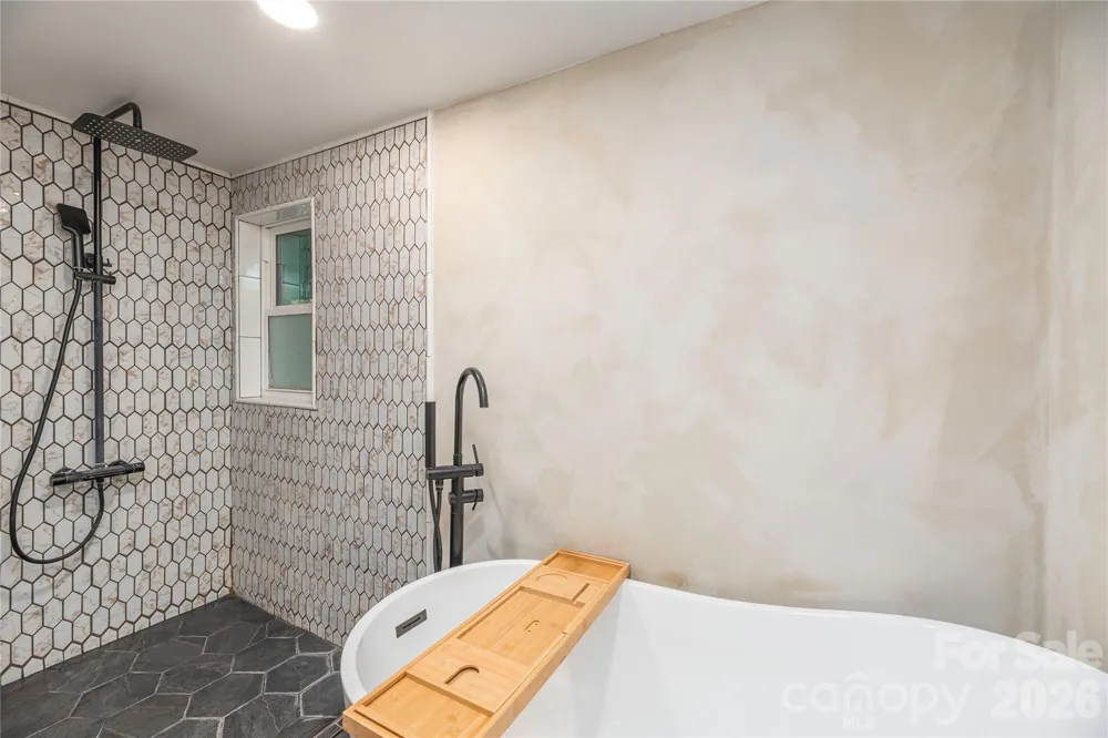 154 Timberside Drive Mars Hill, NC 28754