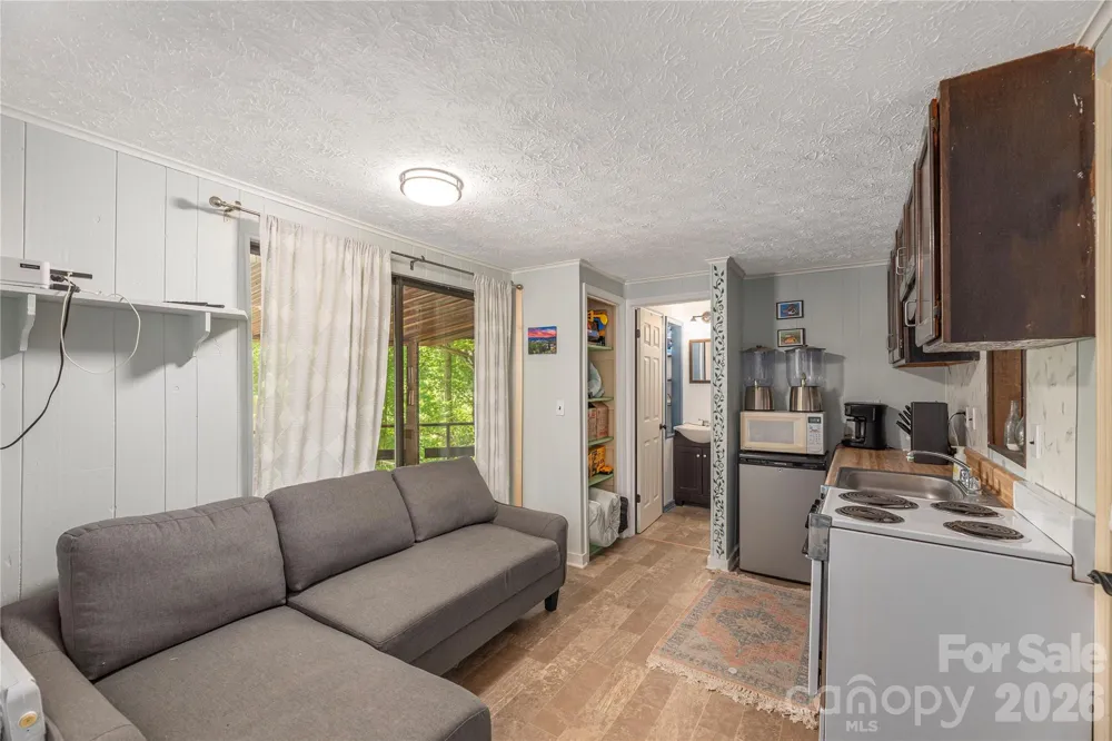154 Timberside Drive Mars Hill, NC 28754