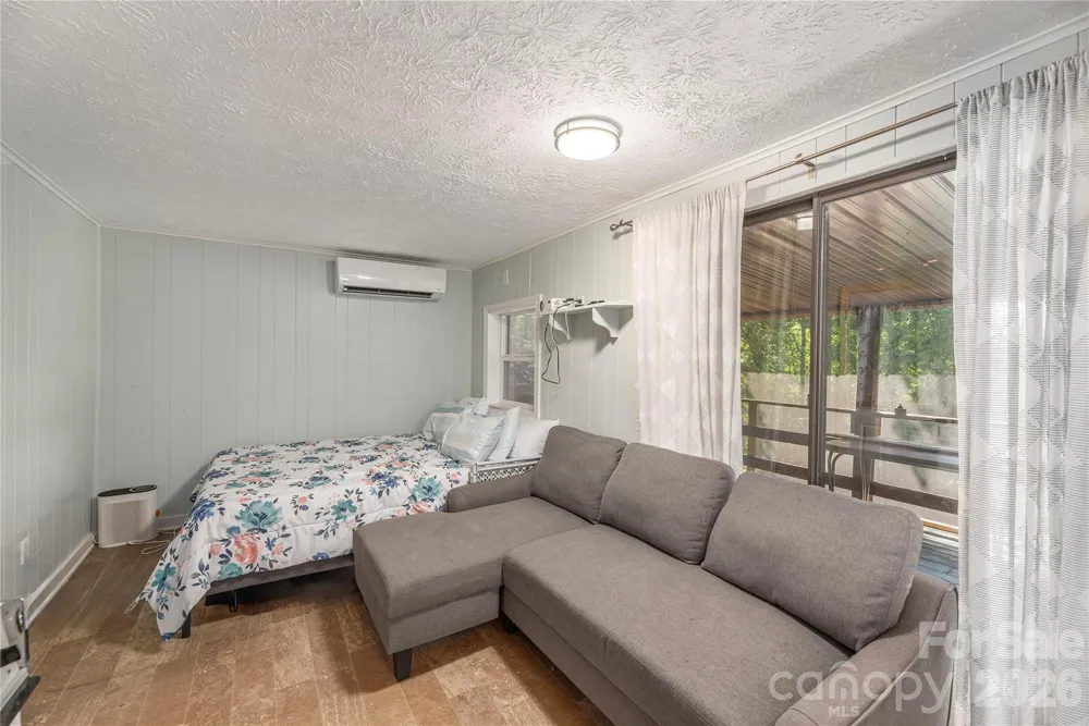154 Timberside Drive Mars Hill, NC 28754