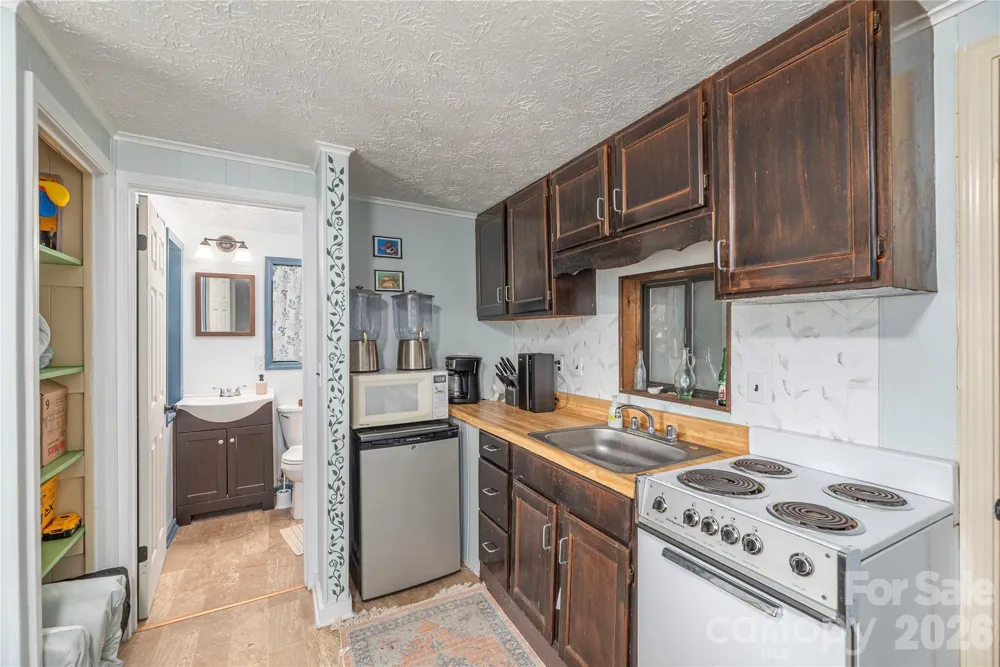 154 Timberside Drive Mars Hill, NC 28754