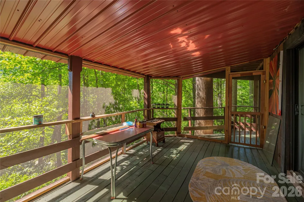 154 Timberside Drive Mars Hill, NC 28754