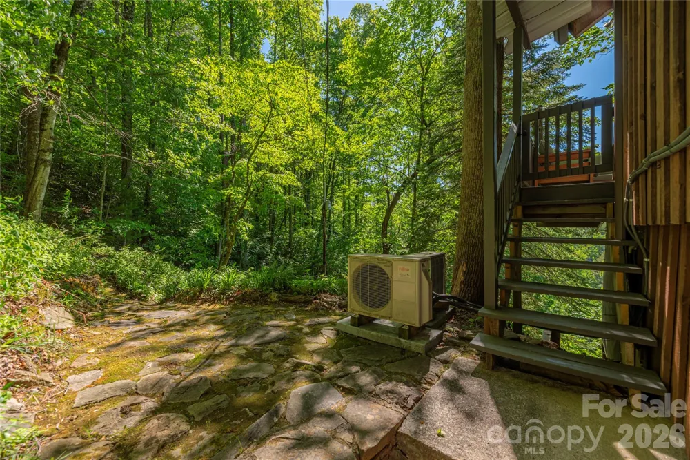 154 Timberside Drive Mars Hill, NC 28754