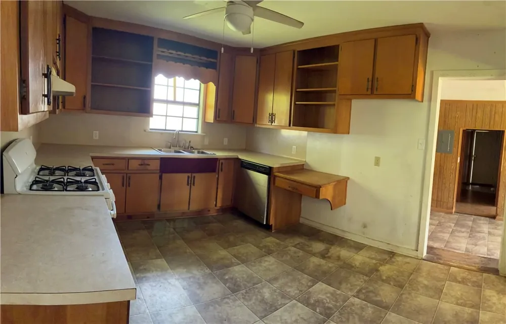 466 S County Road 307 Orange Grove, TX 78372