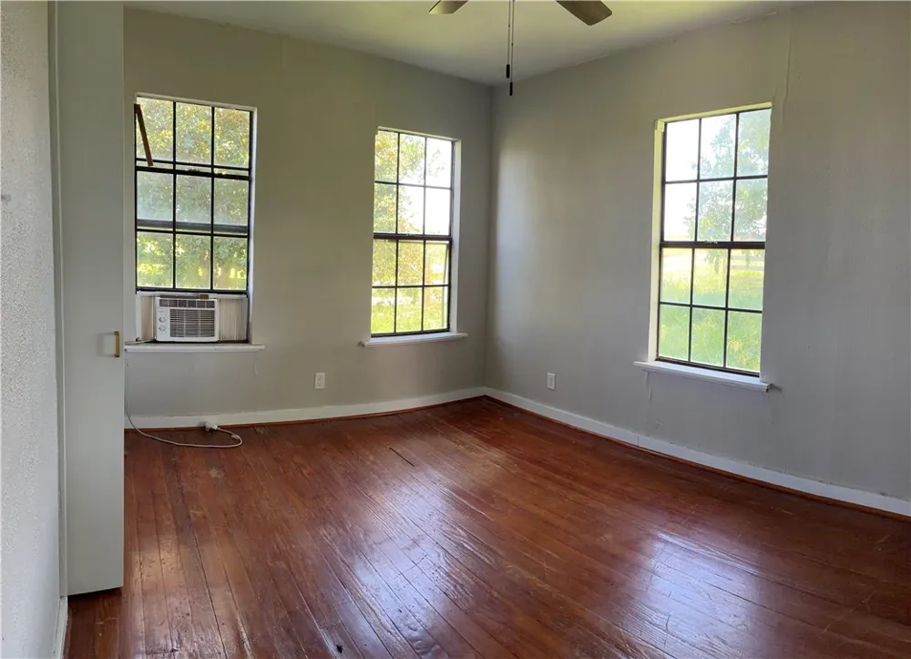 466 S County Road 307 Orange Grove, TX 78372