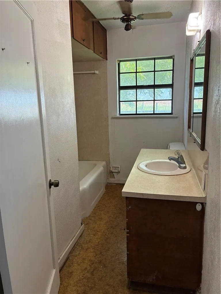 466 S County Road 307 Orange Grove, TX 78372