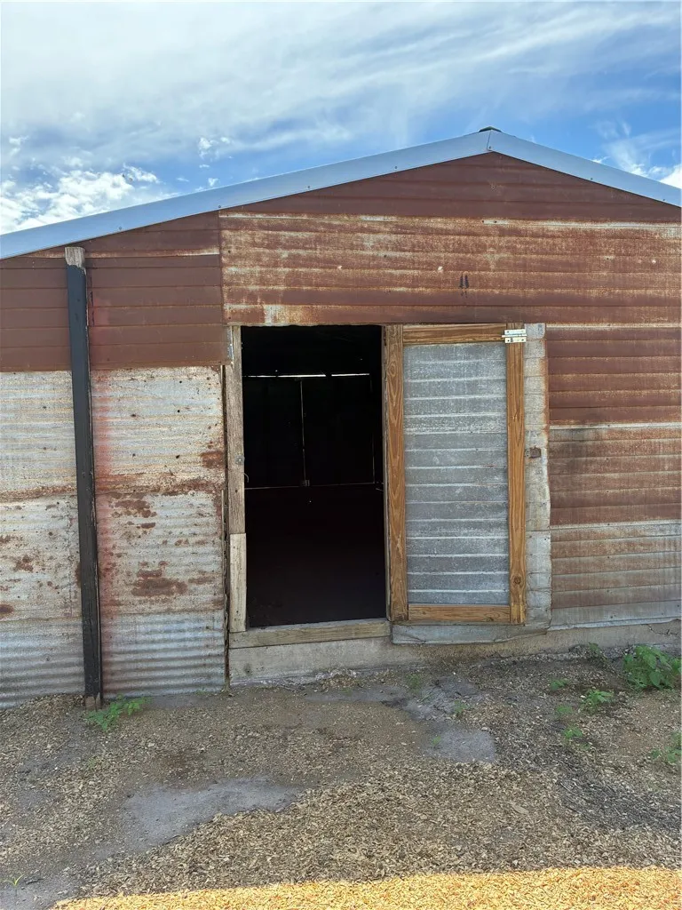 466 S County Road 307 Orange Grove, TX 78372